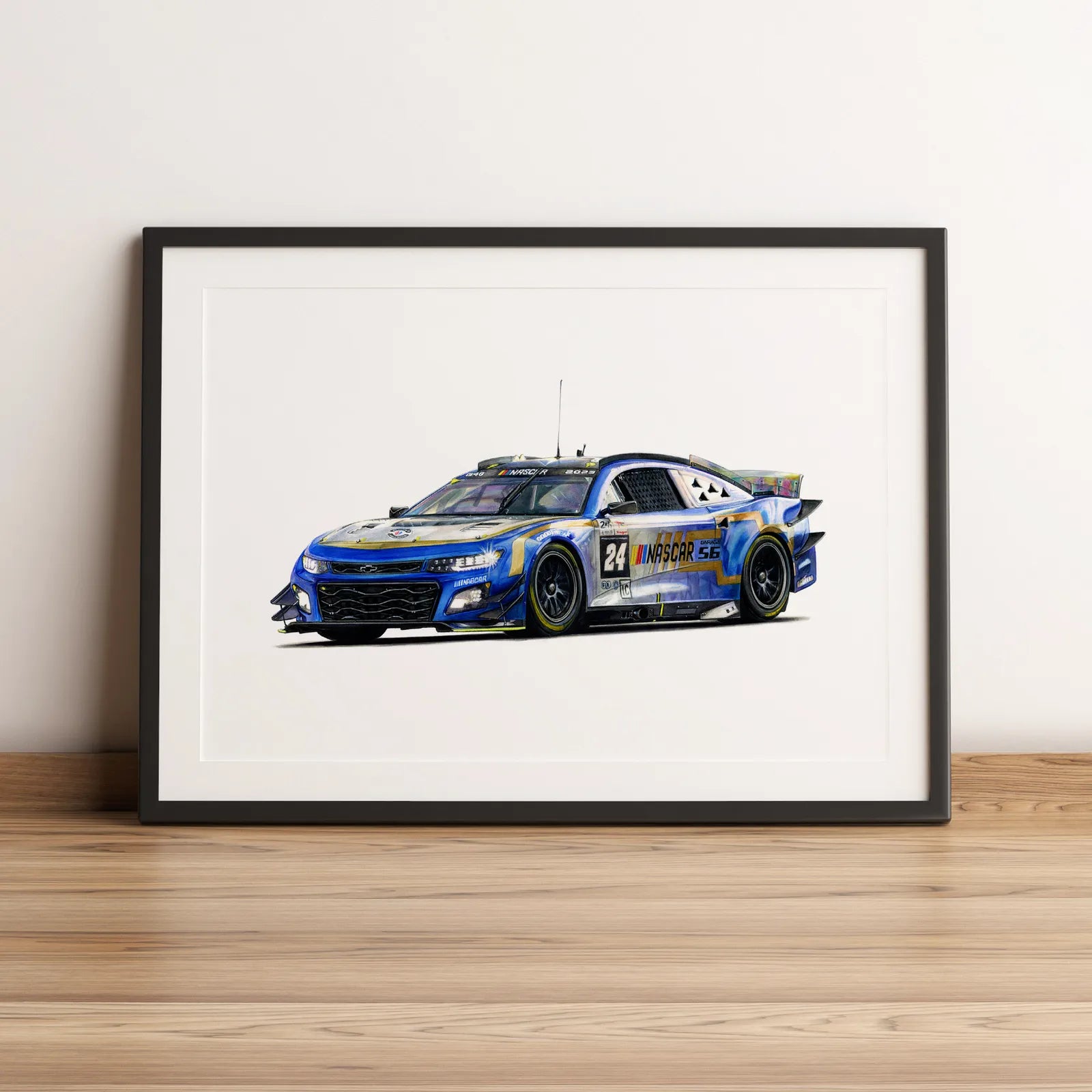 Illustration d’endurance de la Chevrolet Camaro ZL1 du Garage 56 2023 dessinée à la main par l’artiste Anthony Caillon.